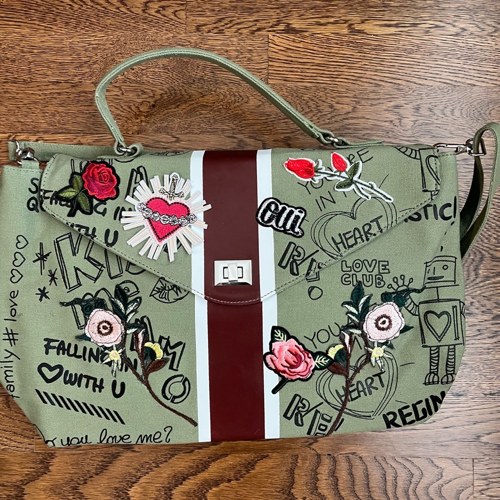 Green Handbag with Embroidered Designs